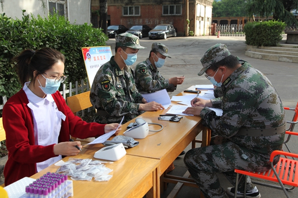 公司開展民兵點驗工作