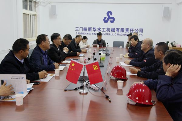 大連理工大學洛陽研究院領導專家一行蒞臨我公司開展院企合作考察交流